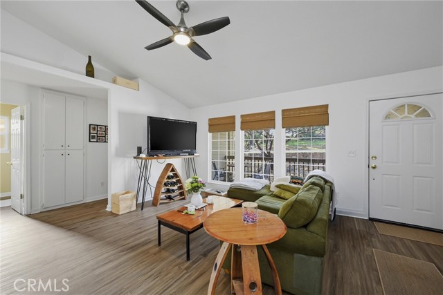 Detail Gallery Image 5 of 32 For 18286 North Shore Dr, Hidden Valley Lake,  CA 95467 - 3 Beds | 2 Baths