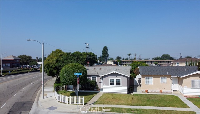 11819 Vultee, Downey, California 90242, 2 Bedrooms Bedrooms, ,1 BathroomBathrooms,Single Family Residence,For Sale,Vultee,DW24203657