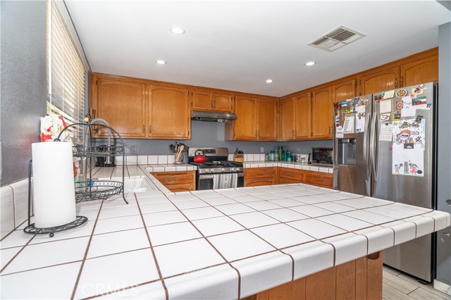 24931 Heil Drive, Moreno Valley CA: https://media.crmls.org/medias/96804645-e3f2-42f3-98e3-049fcd12f704.jpg