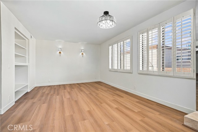 17140 Burbank, 207 photo 5