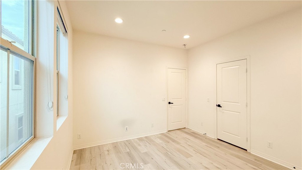 MLS #OC25272097 image #31