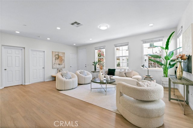 13016 Waterlily Way, Chino CA: https://media.crmls.org/medias/96828de3-8851-490d-8372-ff53e2ea6431.jpg