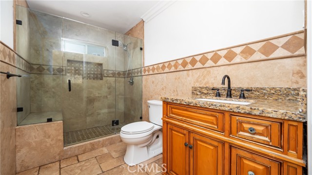 Detail Gallery Image 9 of 18 For 1032 S Gates St, Santa Ana,  CA 92704 - 3 Beds | 2 Baths