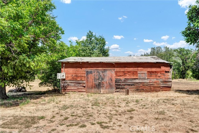 22550 Shady Grove Road, Middletown CA: https://media.crmls.org/medias/96829b18-f887-438e-b4ca-ff6f2404eba0.jpg