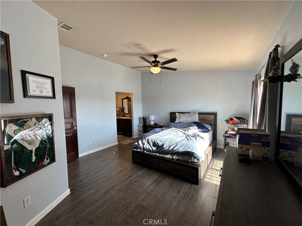 https://media.crmls.org/medias/96831c40-be8d-4aab-9d9b-0a1b48dfaace.jpg?preset=X-Large