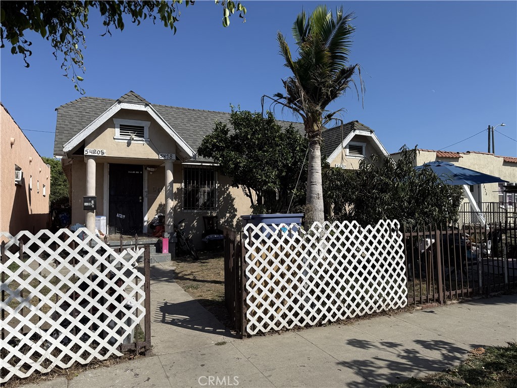 Triplex at 5418 Denker