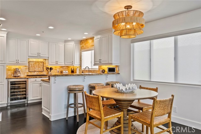 720 Manhattan Beach, Manhattan Beach, California 90266, 2 Bedrooms Bedrooms, ,2 BathroomsBathrooms,Residential,For Sale,Manhattan Beach,SB26077067