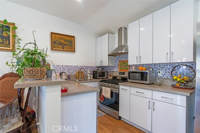 Detail Gallery Image 44 of 54 For 6015 Laurelgrove, North Hollywood,  CA 91606 - 5 Beds | 5 Baths