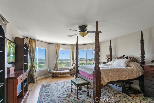 18380 Avenida Caleta, Murrieta CA: https://media.crmls.org/medias/96862d8f-9d36-47f6-8027-ab0731fc18ed.jpg