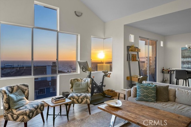 4216 Highland Avenue, Manhattan Beach, California 90266, 2 Bedrooms Bedrooms, ,2 BathroomsBathrooms,Residential,Sold,Highland,SB22108574