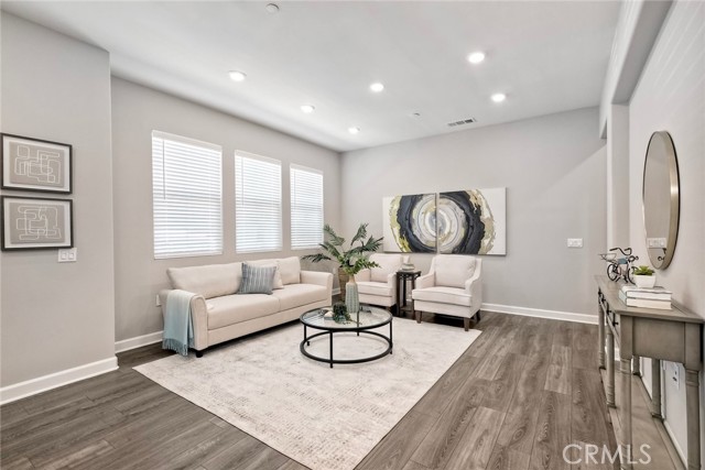 1097 Delpy View, Vista CA: https://media.crmls.org/medias/9686e724-ea59-4f49-b7fd-f2d09d8bca27.jpg
