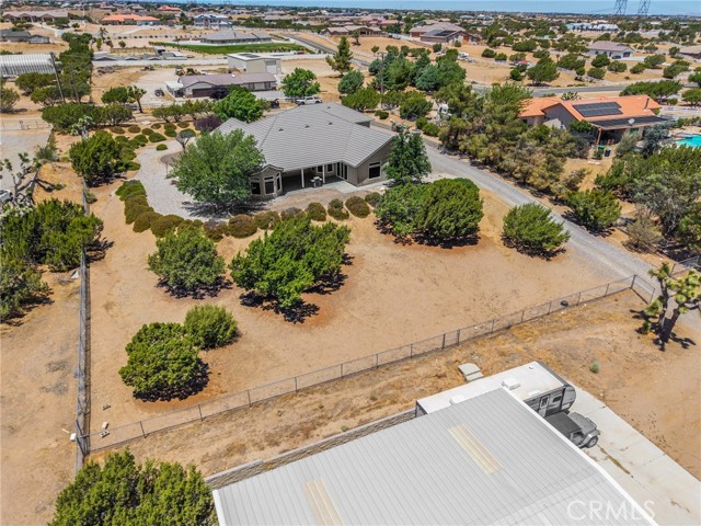 8277 Macron Street, Oak Hills CA: https://media.crmls.org/medias/96870f5d-6794-494f-be6e-5a720d5f8ae5.jpg
