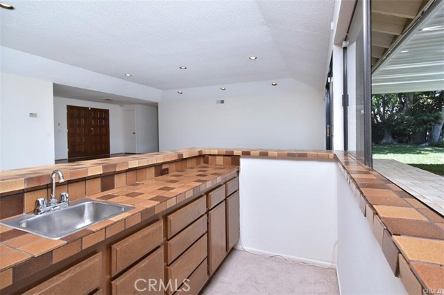 Detail Gallery Image 10 of 34 For 4061 Falling Leaf, Encino,  CA 91316 - 5 Beds | 4/1 Baths