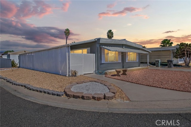 Detail Gallery Image 1 of 32 For 591 Santa Clara Cir, Hemet,  CA 92543 - 2 Beds | 2 Baths