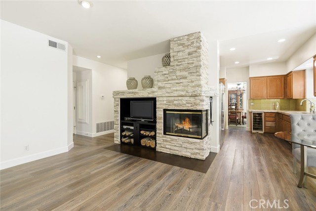 Detail Gallery Image 13 of 29 For 4762 Rhapsody, Oak Park,  CA 91377 - 3 Beds | 3 Baths