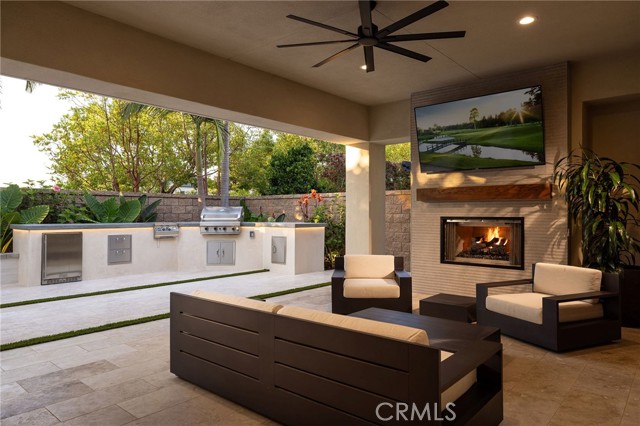 4901 Orleans Drive, Huntington Beach CA: https://media.crmls.org/medias/9688bacc-27f9-4df2-bdff-6219e760ea6a.jpg