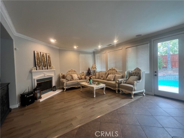 Detail Gallery Image 4 of 21 For 6514 Angelina Ct, Chino,  CA 91710 - 5 Beds | 3 Baths