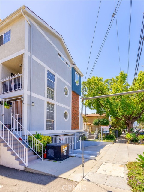 Detail Gallery Image 33 of 38 For 1706 Grismer Ave #211,  Burbank,  CA 91504 - 2 Beds | 3 Baths