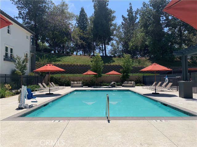 6 Oakmont Street, Phillips Ranch CA: https://media.crmls.org/medias/968ad4d9-8041-46a2-a02c-a71b43305602.jpg