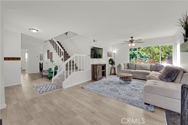 Detail Gallery Image 5 of 40 For 23706 Mill Valley Rd, Valencia,  CA 91355 - 5 Beds | 2/1 Baths