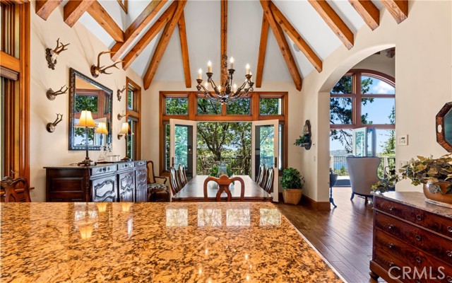 28964 Quail Run Court, Lake Arrowhead CA: https://media.crmls.org/medias/968b2940-d478-4110-8c07-62e33f2aa265.jpg