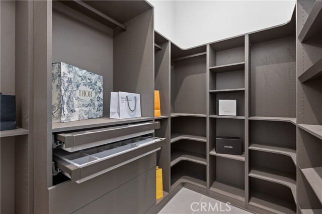 Custom cabinet, walk-in closets no. 1