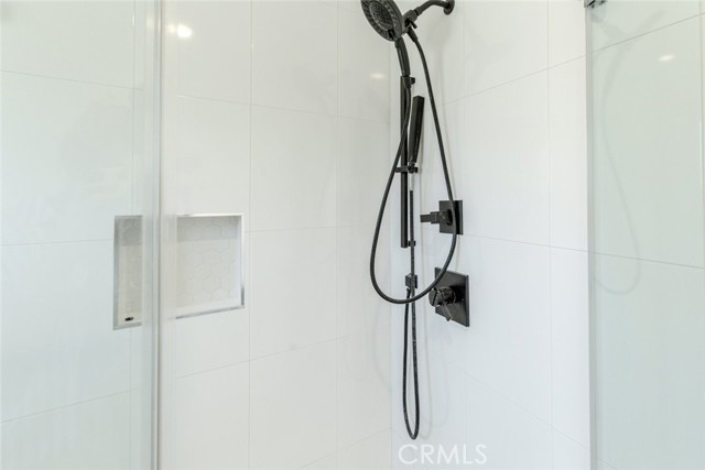 Detail Gallery Image 15 of 23 For 624 Hawthorne St a,  Glendale,  CA 91204 - 2 Beds | 2 Baths