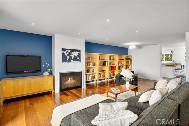 Spacious modern living room