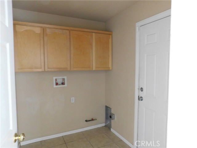 9330 Irene Avenue, California City CA: https://media.crmls.org/medias/968bee98-cdb0-4254-8687-f3d773a1c94b.jpg