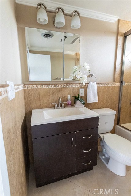 Detail Gallery Image 18 of 25 For 5921 Los Ramos Cir, Buena Park,  CA 90620 - 3 Beds | 2 Baths