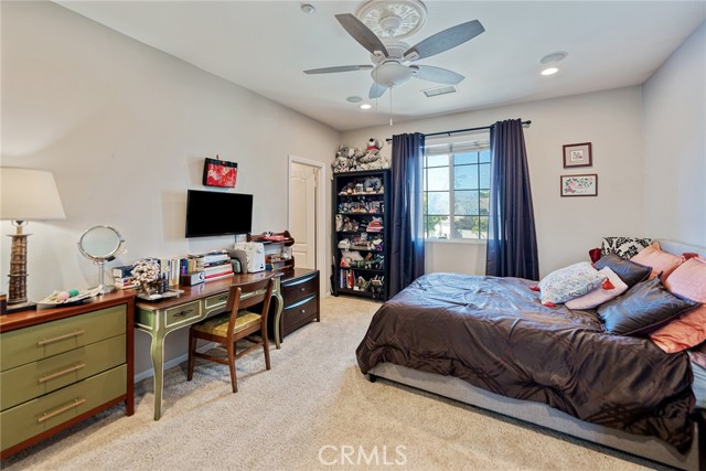 Detail Gallery Image 18 of 34 For 1524 Larsen Ln, Placentia,  CA 92870 - 6 Beds | 4 Baths