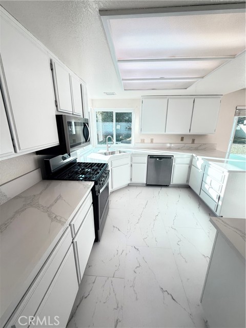 Detail Gallery Image 43 of 54 For 2450 via Pacifica, Corona,  CA 92882 - 4 Beds | 3 Baths