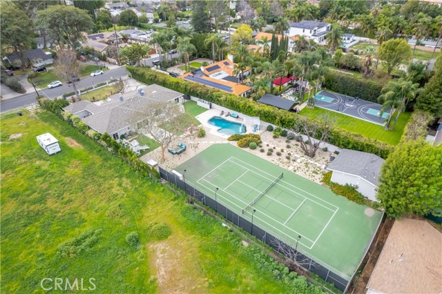 Detail Gallery Image 32 of 36 For 22637 Erwin St, Woodland Hills,  CA 91367 - 6 Beds | 5/1 Baths