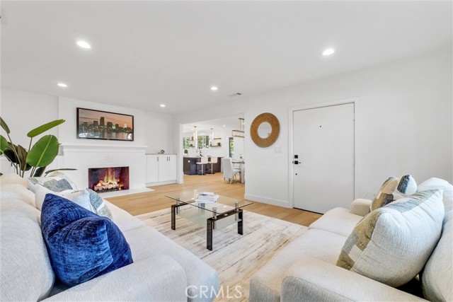 Detail Gallery Image 9 of 57 For 1785 Monte Vista St, Pasadena,  CA 91106 - 4 Beds | 2/1 Baths
