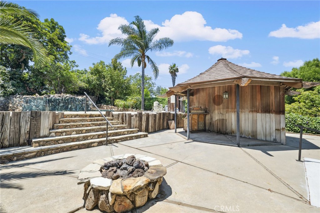 MLS #IV25152411 img 2