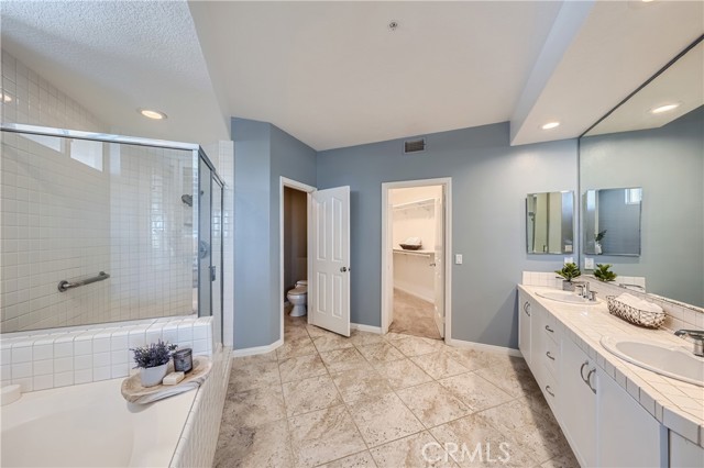Detail Gallery Image 28 of 39 For 4167 Warner Ave #101,  Huntington Beach,  CA 92649 - 2 Beds | 2 Baths