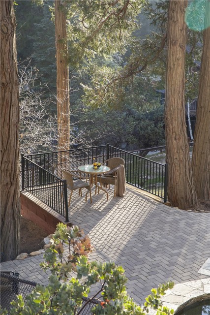 Detail Gallery Image 24 of 32 For 183 Chipmunk, Lake Arrowhead,  CA 92352 - 6 Beds | 5/1 Baths