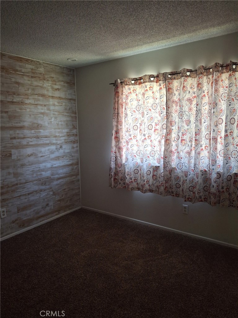https://media.crmls.org/medias/968ffec3-4aa5-435f-9ddb-651ddc96b639.jpg?preset=X-Large