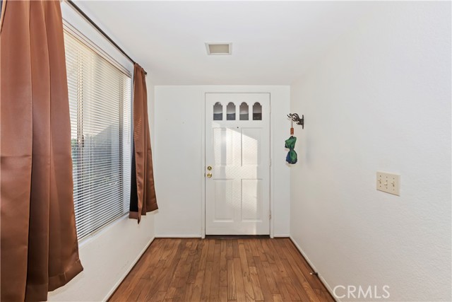 Detail Gallery Image 3 of 22 For 820 Trinity, Claremont,  CA 91711 - 2 Beds | 2 Baths