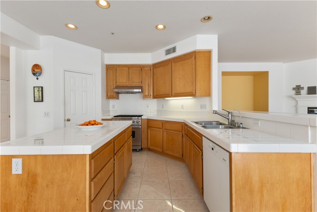 9009 Harvard Ave., Buena Park CA: https://media.crmls.org/medias/9691237f-9220-4698-81f6-3b4b53ce16fa.jpg