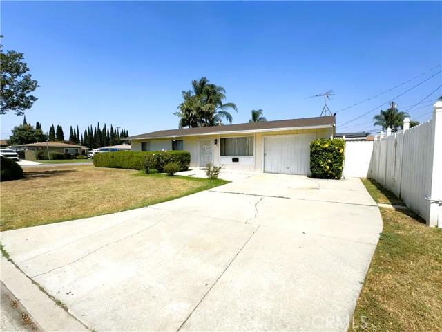 10281 Elmore Avenue, Whittier CA: https://media.crmls.org/medias/9691b55b-5d6e-4ccc-b728-bbfe1241d5b2.jpg