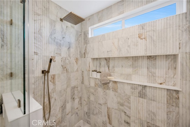 25652 Cervantes Lane, Mission Viejo CA: https://media.crmls.org/medias/9692e08a-26cf-49a8-be0b-4a55149cbc37.jpg