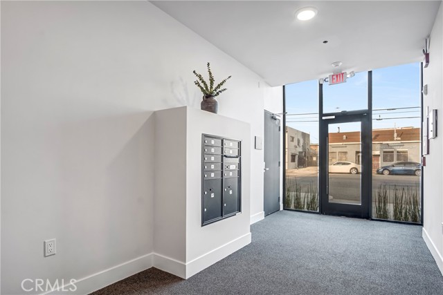 Detail Gallery Image 15 of 20 For 10035 S Western Ave #104,  Los Angeles,  CA 90047 - 2 Beds | 2 Baths