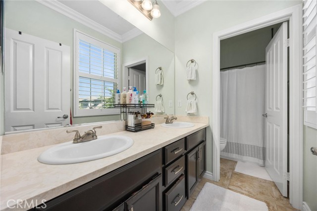 28537 Vista Del Rio Drive, Valencia CA: https://media.crmls.org/medias/9693ff38-20e9-4edc-b781-b68421c5342c.jpg