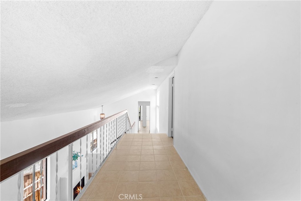 https://media.crmls.org/medias/9694c37f-6a45-4aa7-b948-41f40aae5573.jpg?preset=X-Large
