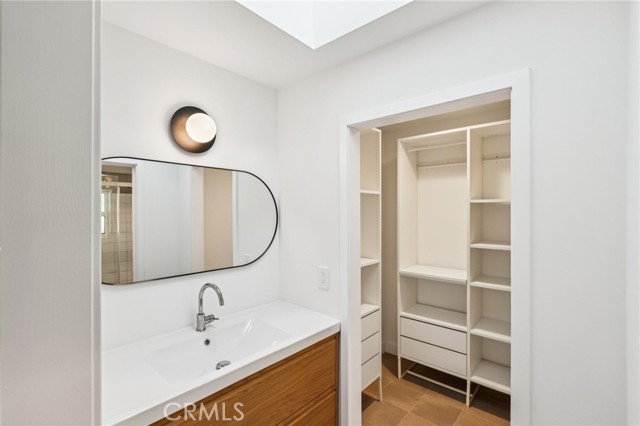 6950 Beckett Street, Tujunga CA: https://media.crmls.org/medias/9694e025-bf05-441a-8d11-87ff740448ae.jpg