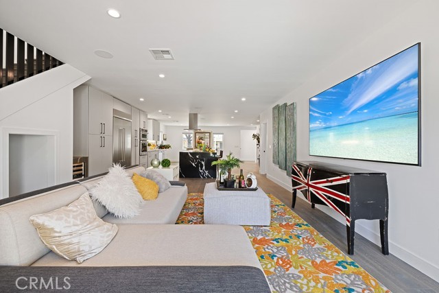 11245 Greenlawn Avenue, Culver City, California 90230, 5 Bedrooms Bedrooms, ,3 BathroomsBathrooms,Residential Lease,For Rent,11245 Greenlawn Avenue,CRSR25156538