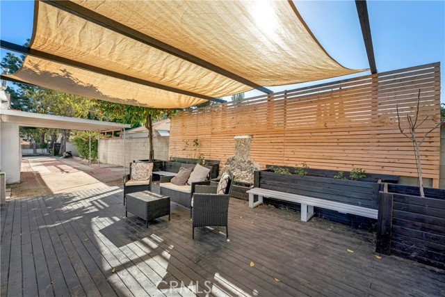 6059 Vantage Avenue, Valley Glen CA: https://media.crmls.org/medias/969568f8-dcb5-4ef4-8a2d-c89740fb56de.jpg