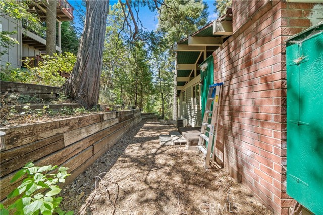 Detail Gallery Image 32 of 39 For 535 Sunderland Ct, Lake Arrowhead,  CA 92352 - 3 Beds | 2 Baths