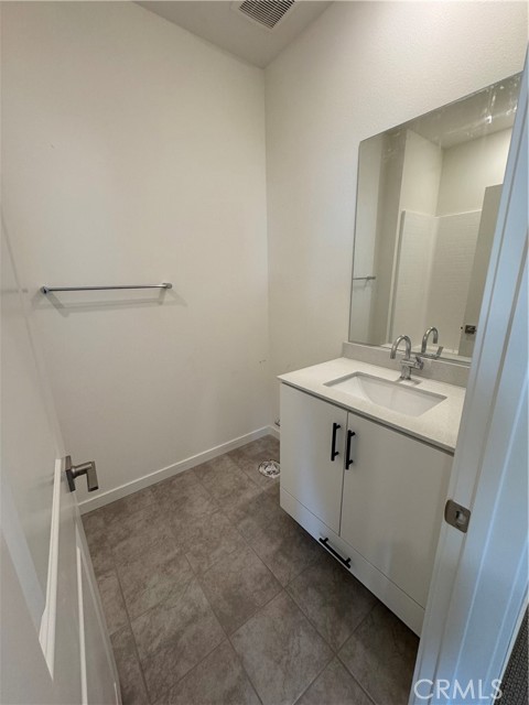 Detail Gallery Image 5 of 7 For 3260 South Coral Paseo, Ontario,  CA 91761 - 3 Beds | 2/1 Baths